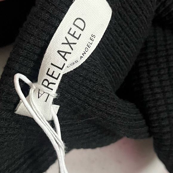 LA Relaxed • NWT Black Thermal Waffle Knit Scarf - Picture 4 of 4